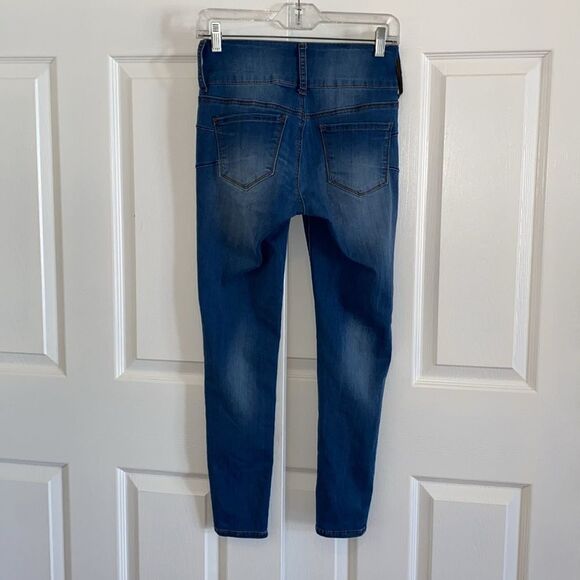 Curvy High Rise Skinny Ankle Jeans - Picture 6 of 6